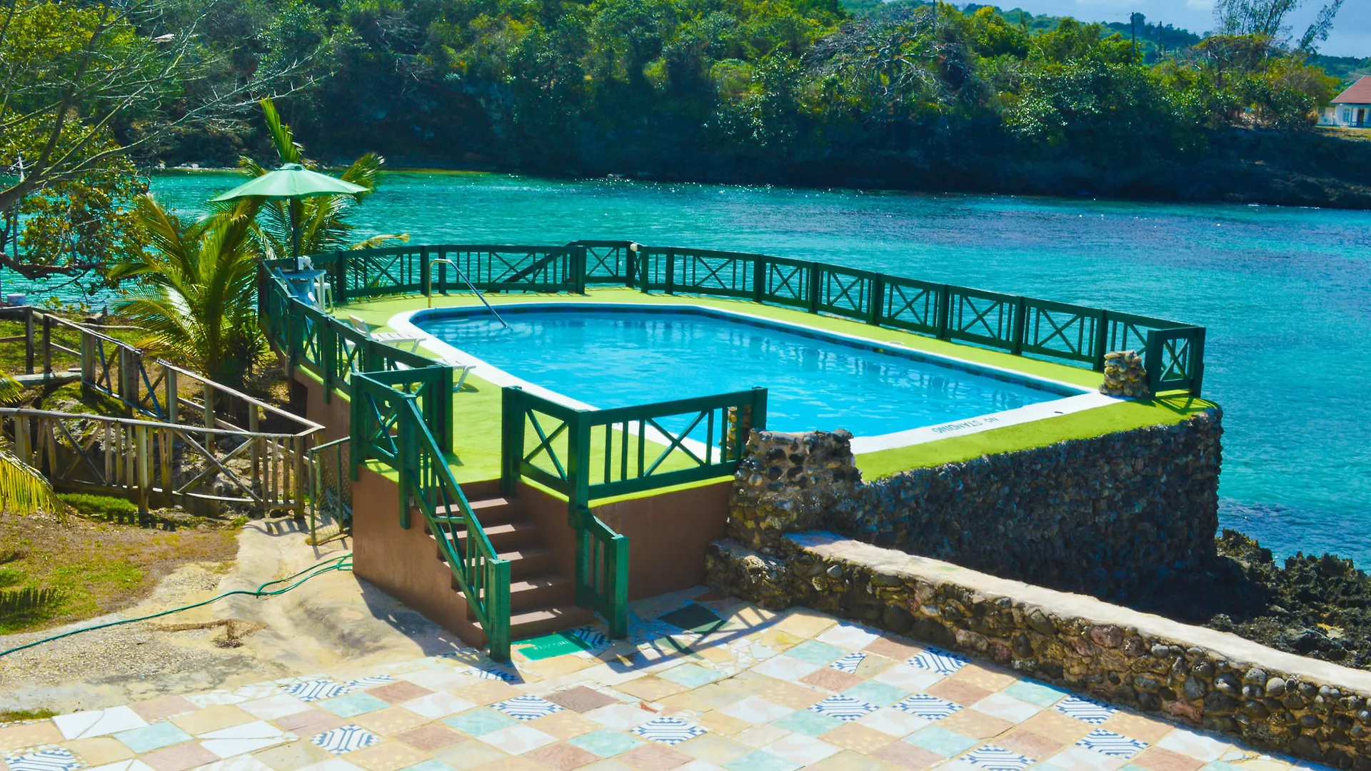 Le Mer Guest House & Villa - Lucea Cousins Cove Jamaica